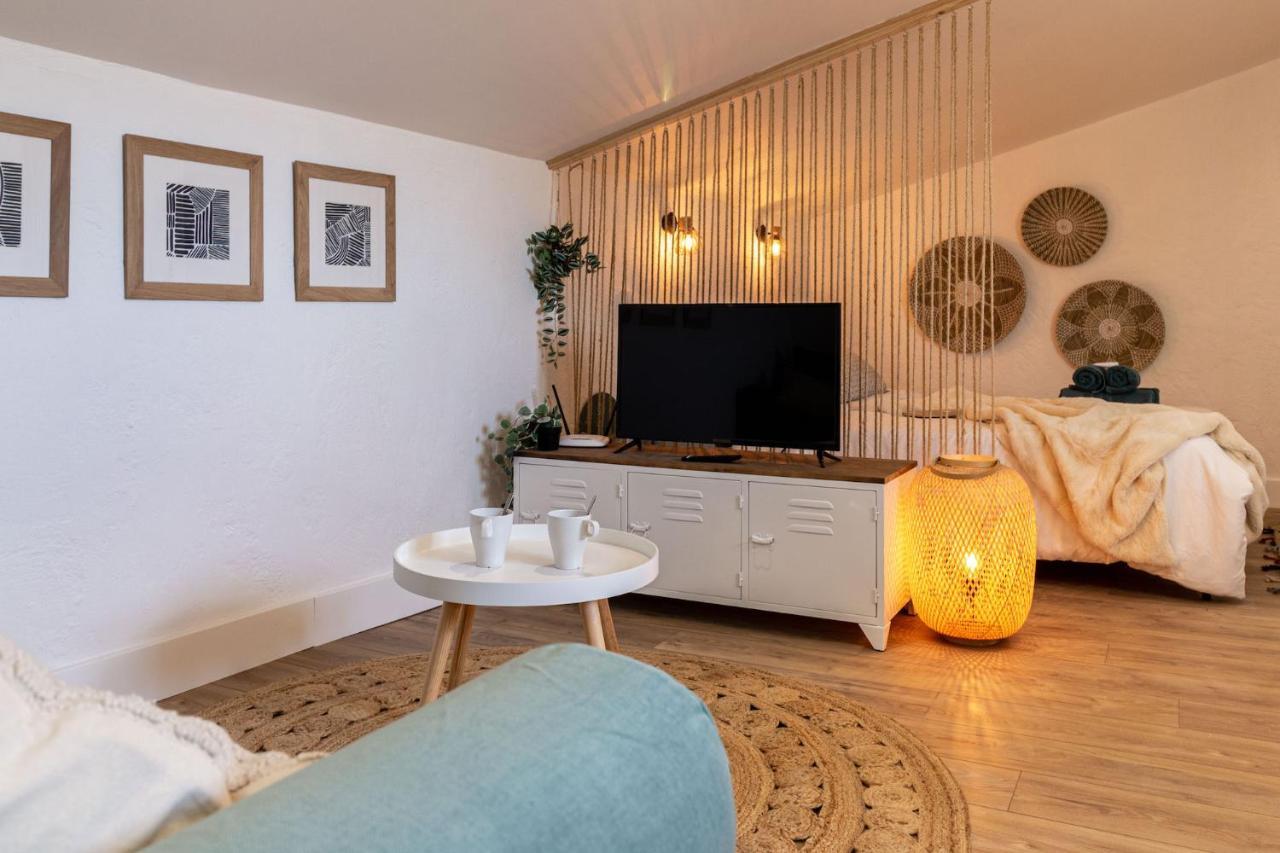 Les Clés de Laure - Le Boheme - Netflix - Wifi - Vue sur les toits et le chateau Carcassonne Extérieur photo